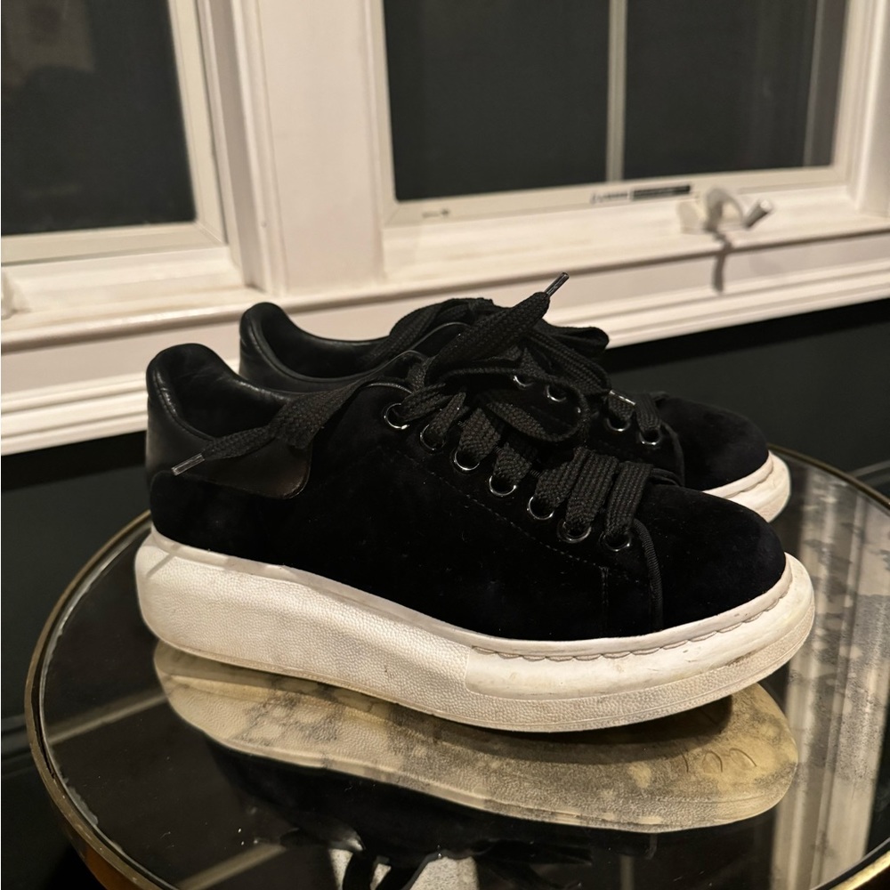 Alexander McQueen Black and White Sneakers - Picture 9 of 10